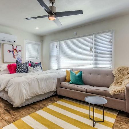 Long Beach Studio Suites ภายนอก รูปภาพ