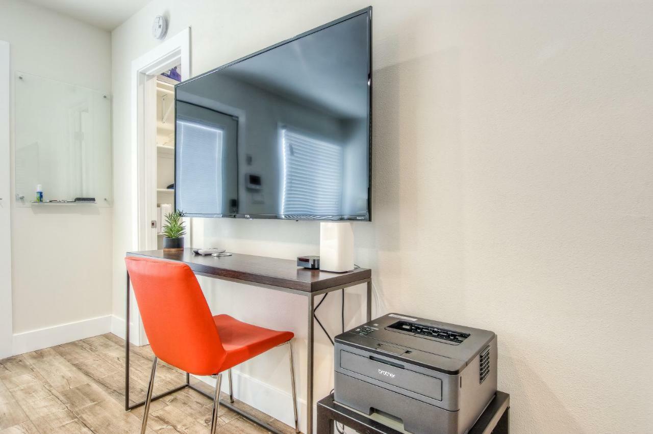 Long Beach Studio Suites ภายนอก รูปภาพ